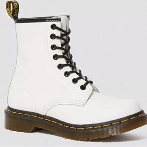 Dr. Martens 1460 8 Eye Boot